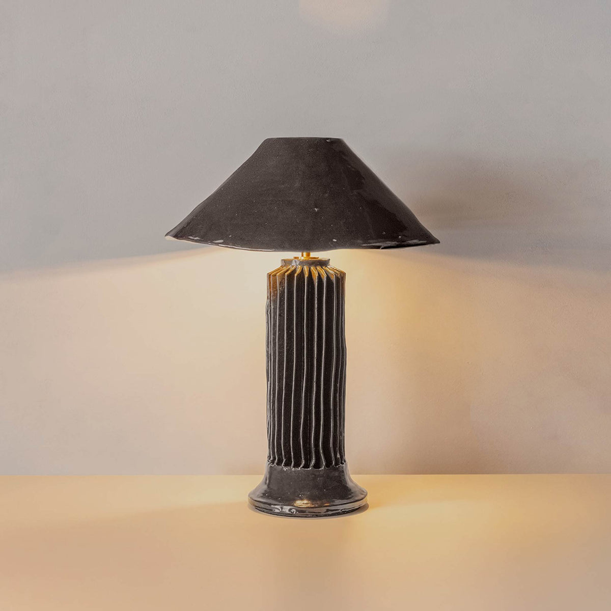 Silo II LED Table Lamp in Detail.