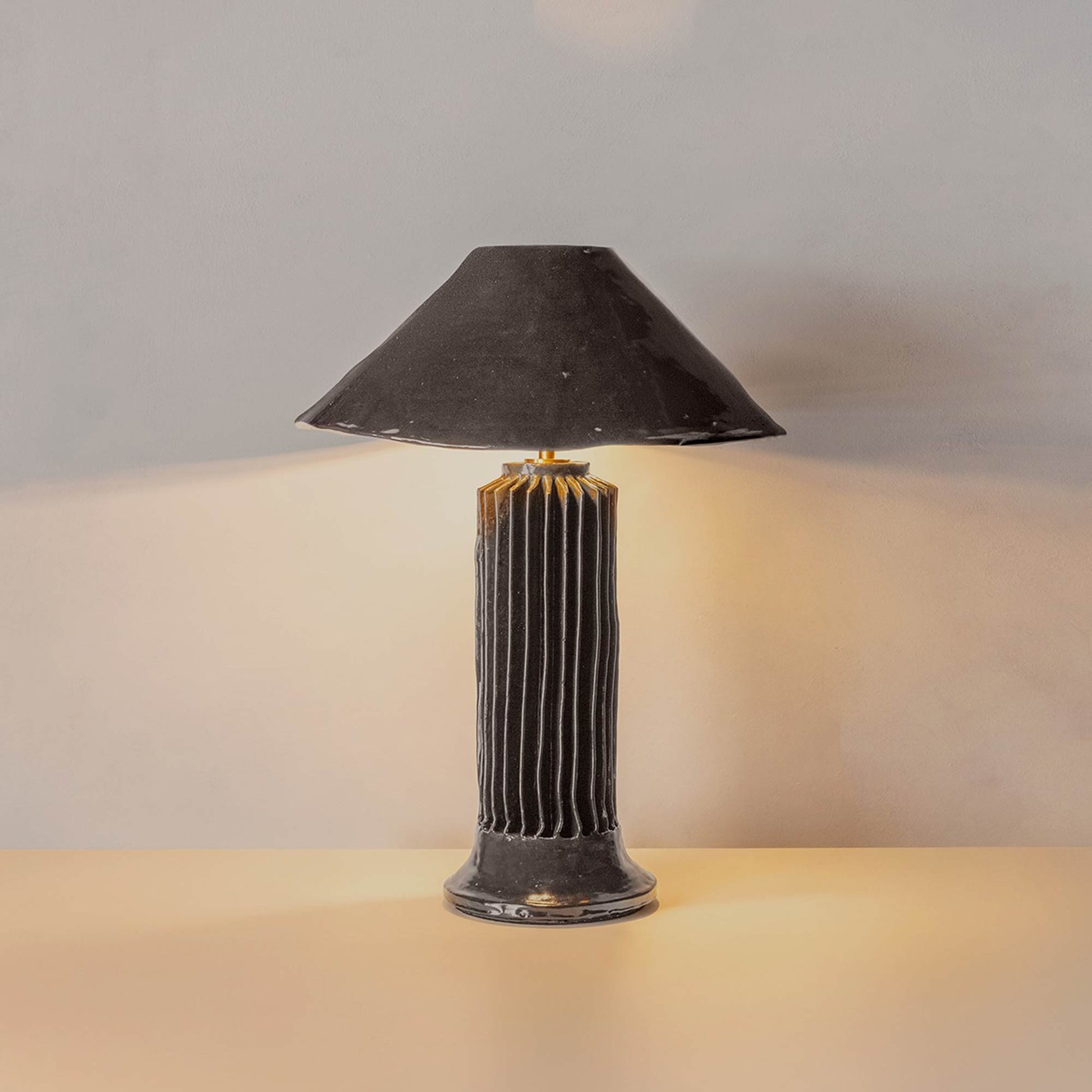 Silo II LED Table Lamp in Detail.