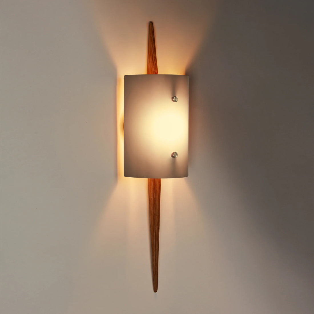 The Laddi Cylinder LED Wall Light in Detail.