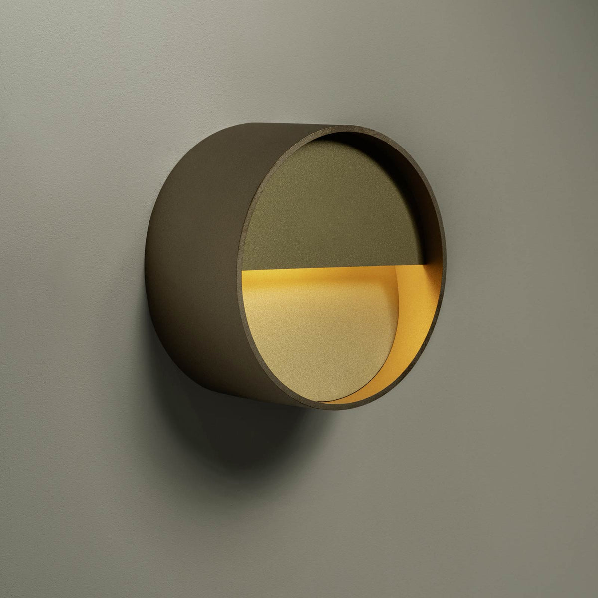 Tobor LED Wall Light in Detail.