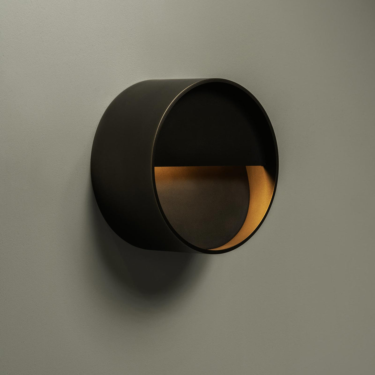 Tobor LED Wall Light in Detail.