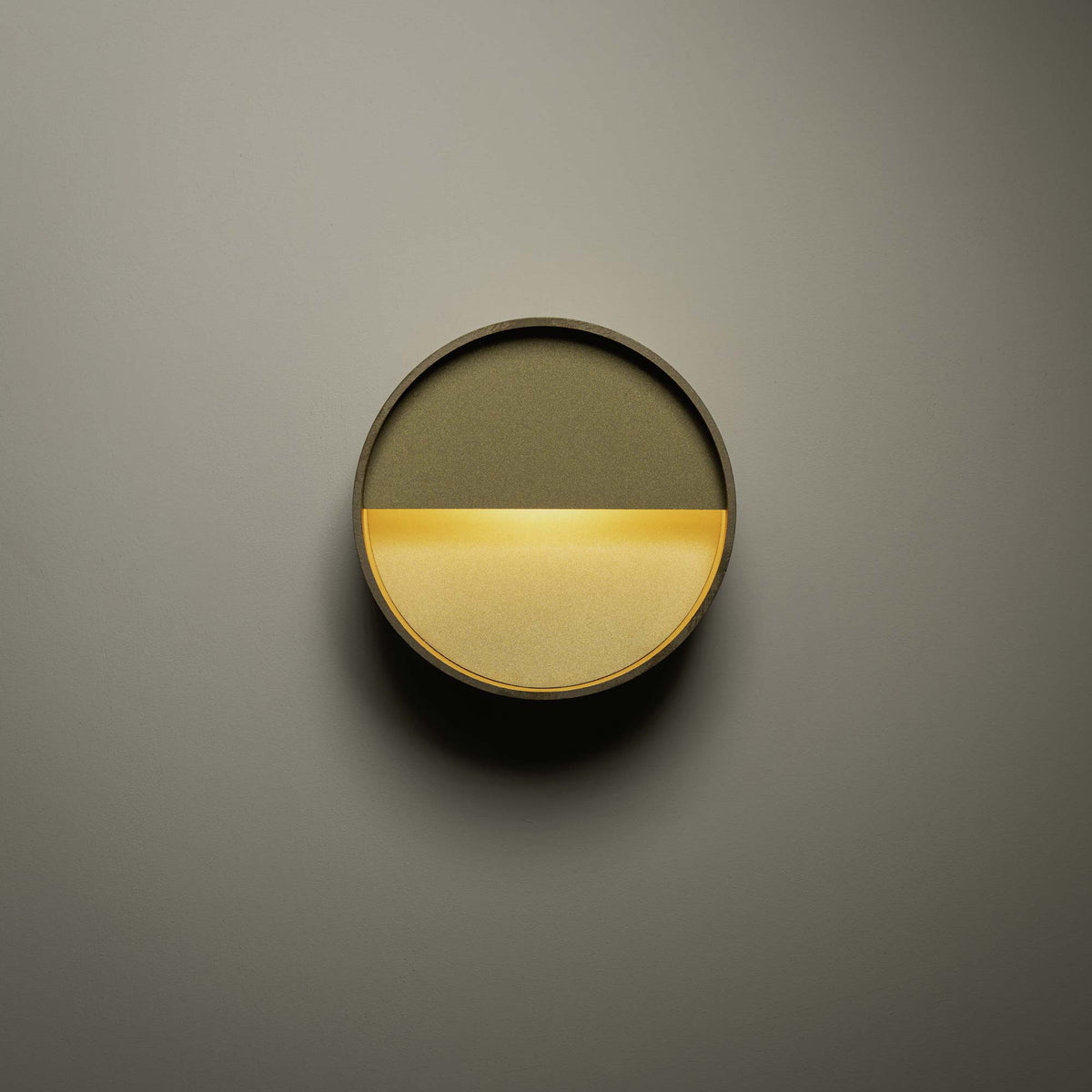 Tobor LED Wall Light in Detail.