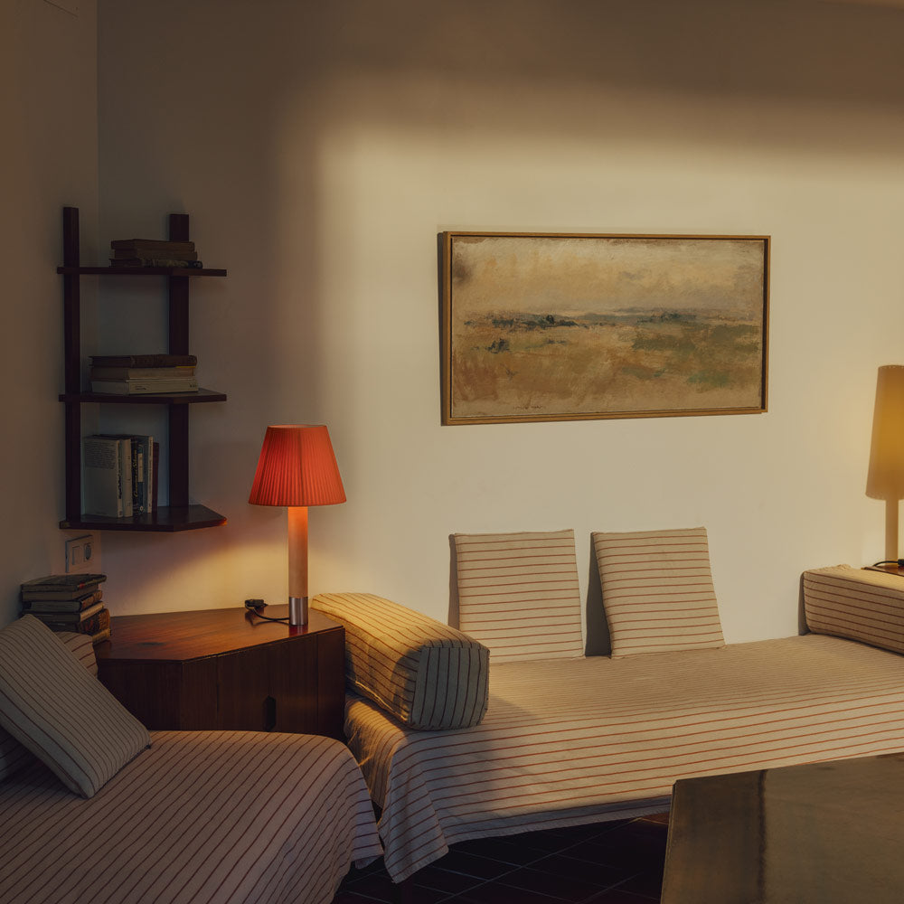 Básica M1 Table Lamp in living room.
