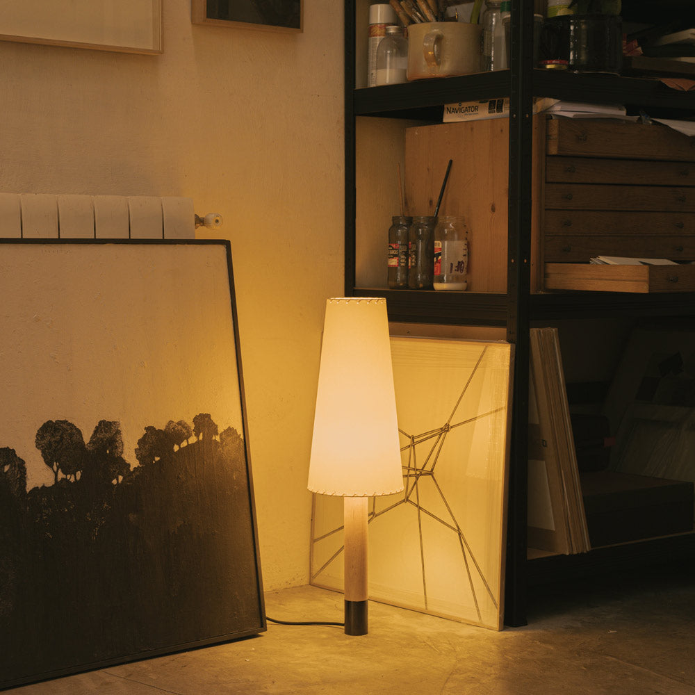 Básica M2 Table Lamp in living room.