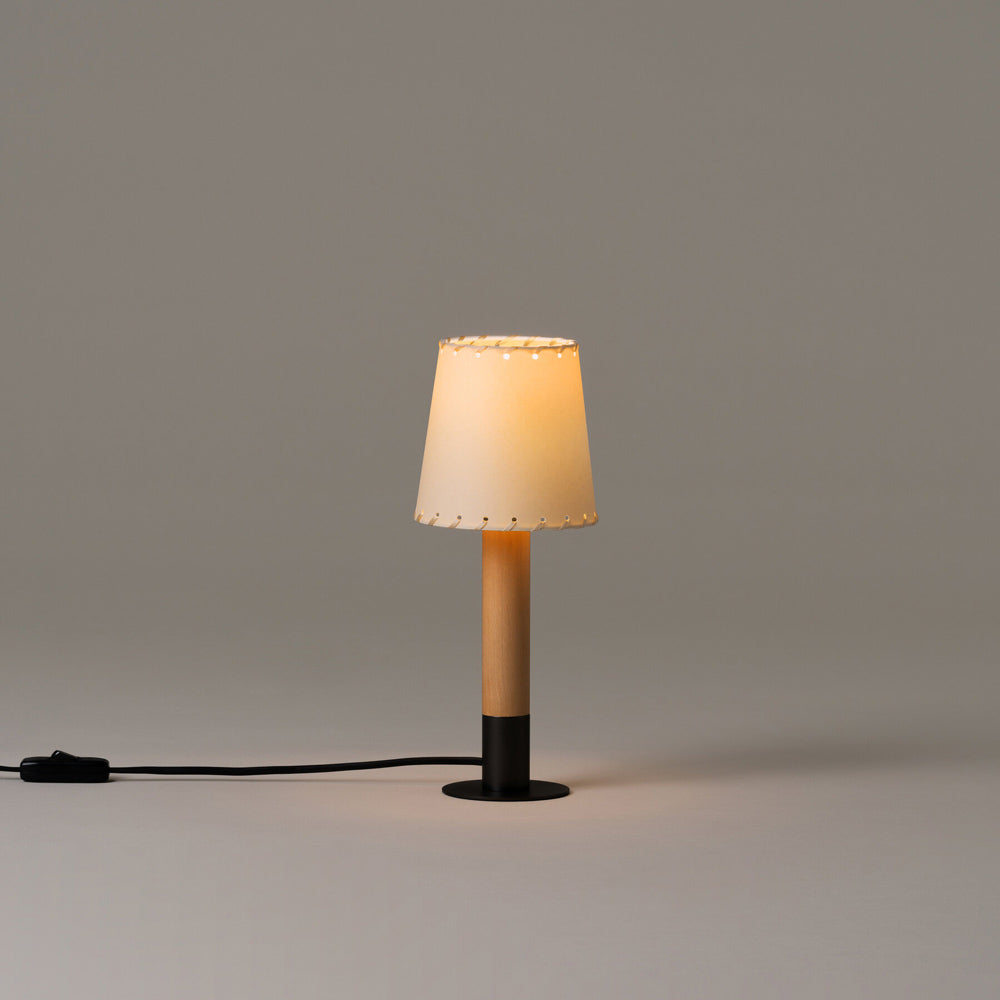 Básica Mini Table Lamp in Detail.