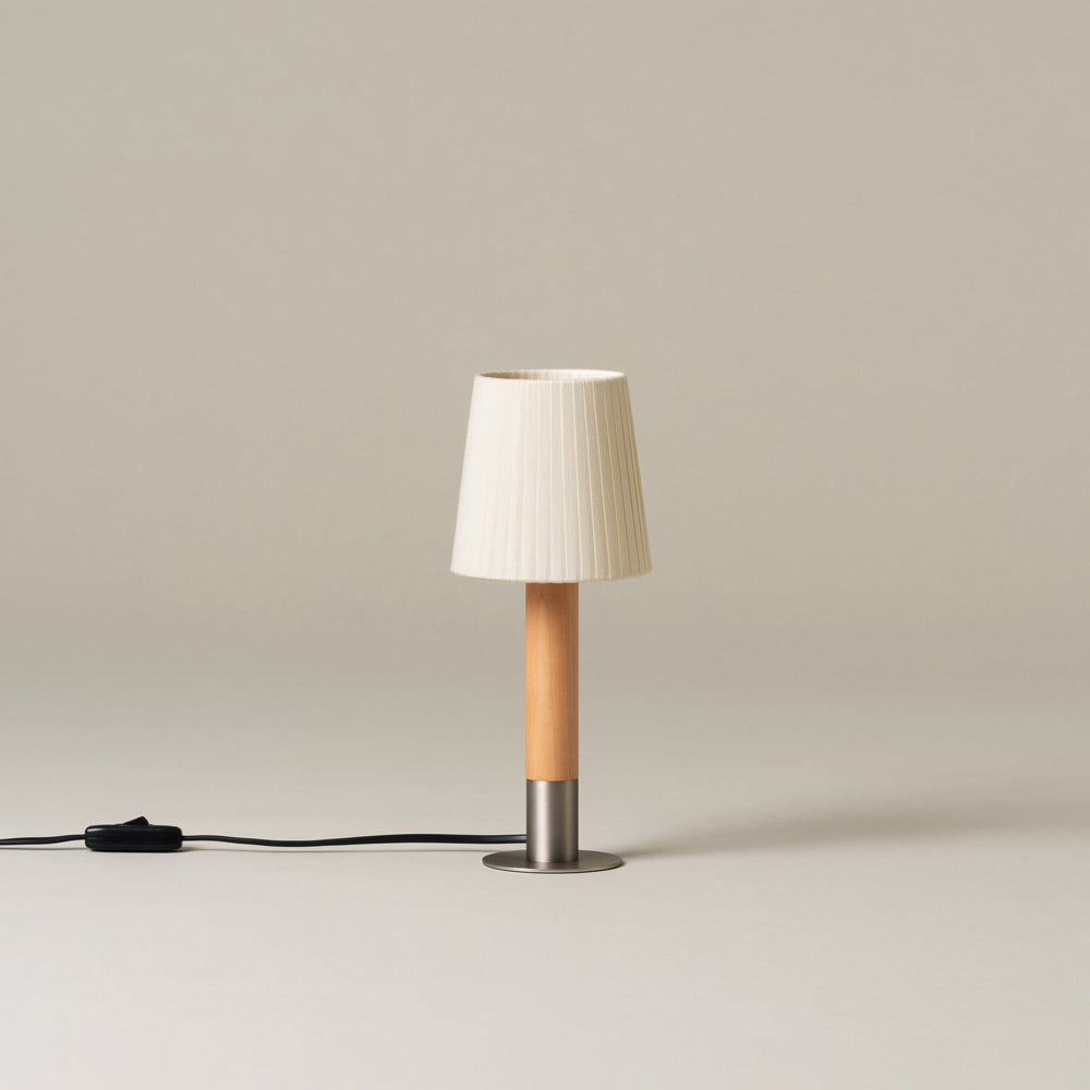 Básica Mini Table Lamp in Detail.