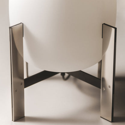 Cesta Metálica Table Lamp in Detail.
