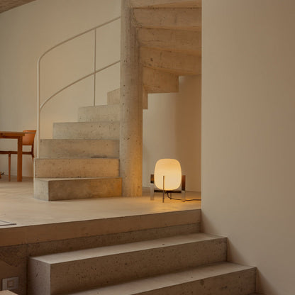 Cesta Metálica Table Lamp in stairway.