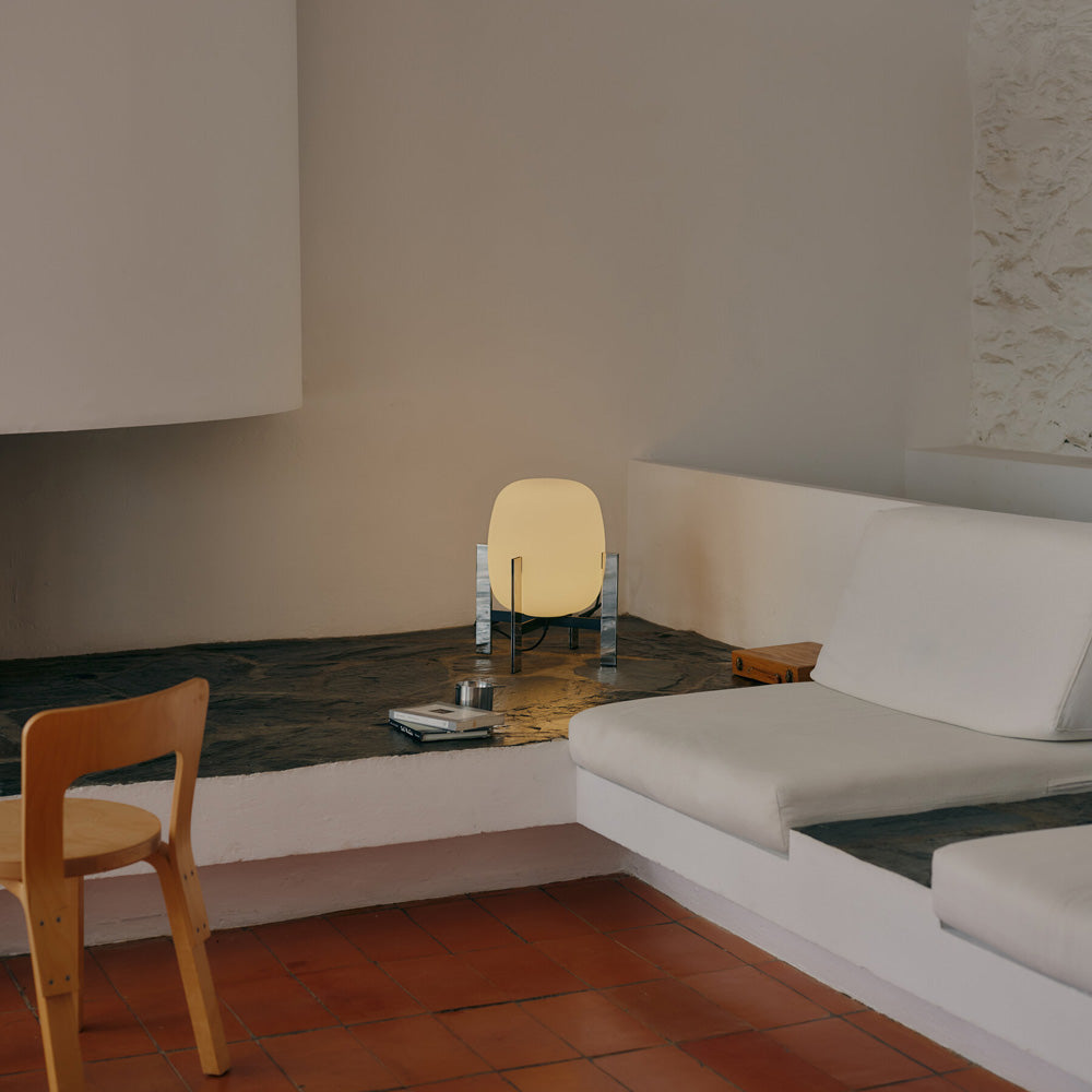 Cesta Metálica Table Lamp in living room.