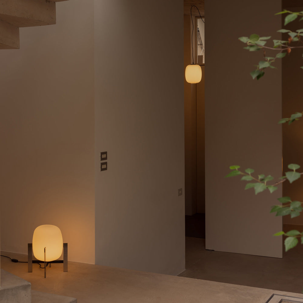 Cesta Metálica Table Lamp in living room.