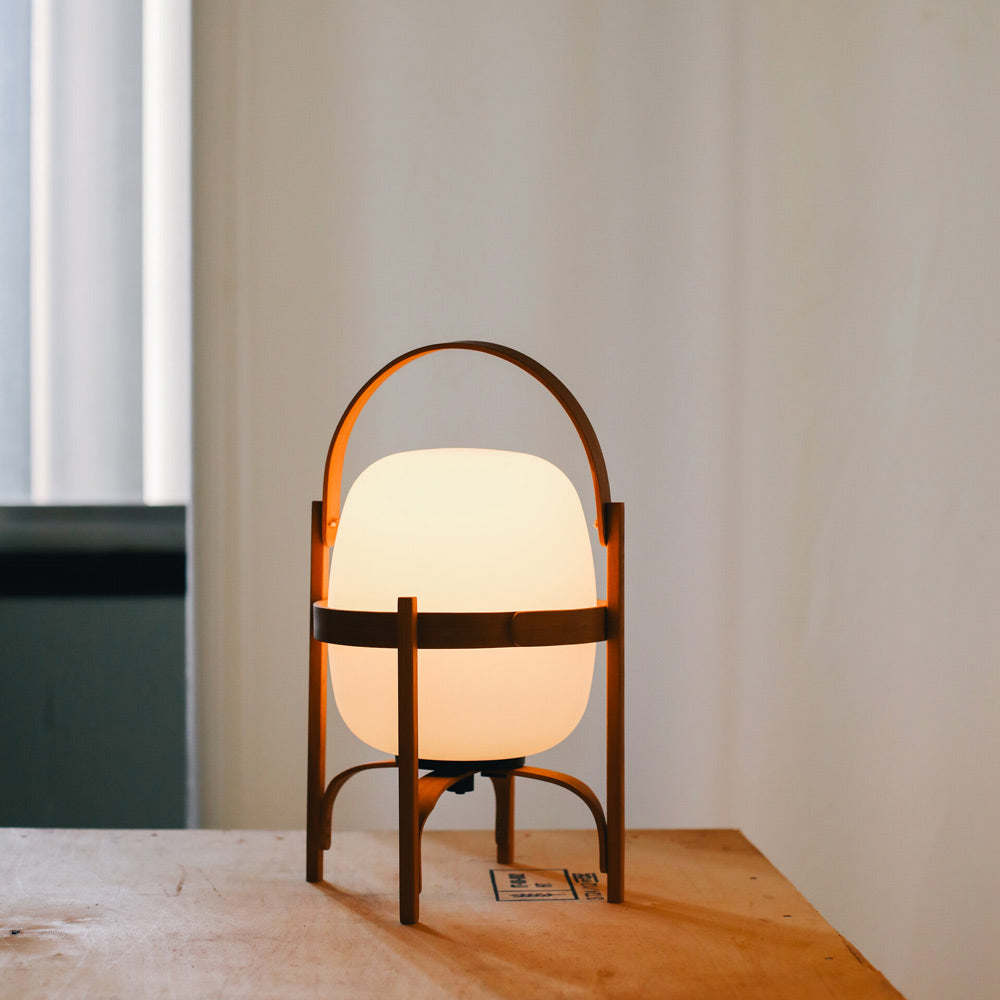 Cestita LED Rechargeable Table Lamp in Detail.