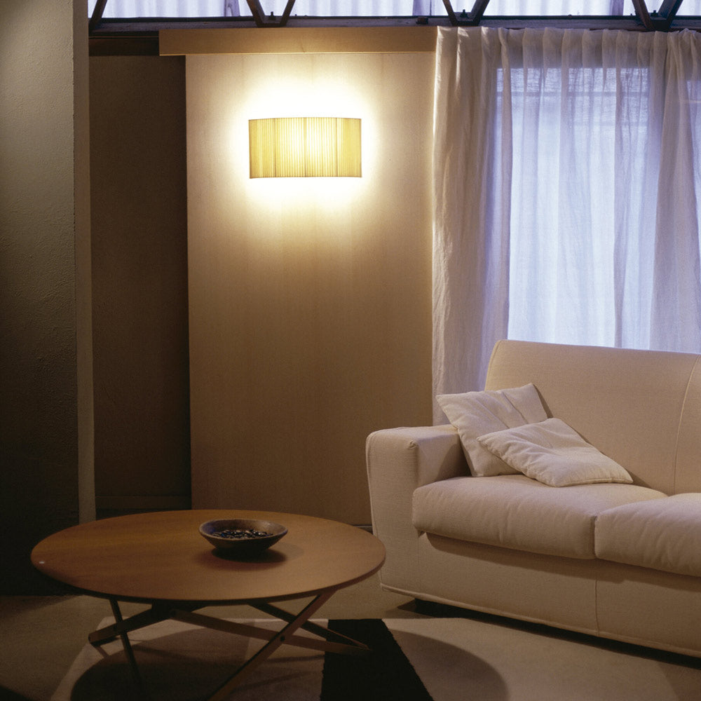 Comodín Wall Light in living room.
