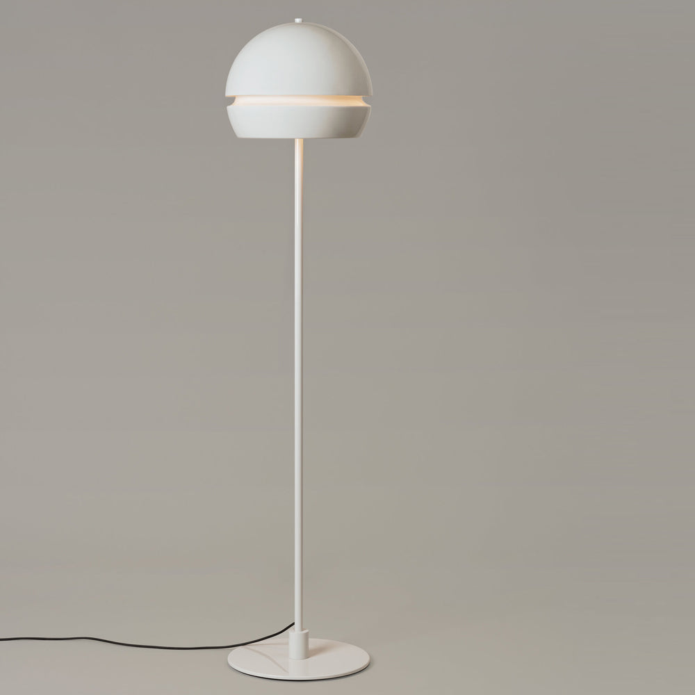 Fontana Alta LED Floor Lamp in Detail.