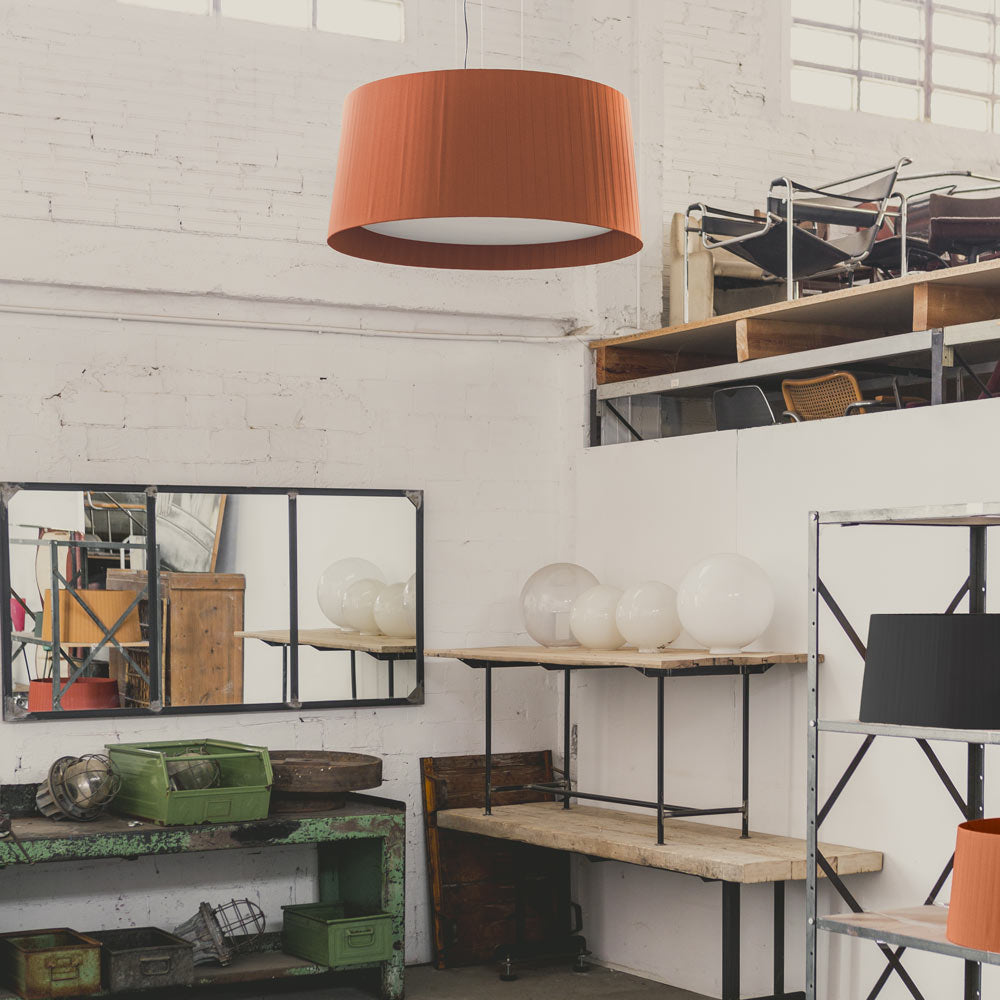 GT1000 / GT1500 LED Pendant Light in garage.