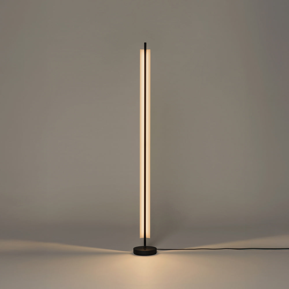 Lámina 165 LED Floor Lamp in Detail.