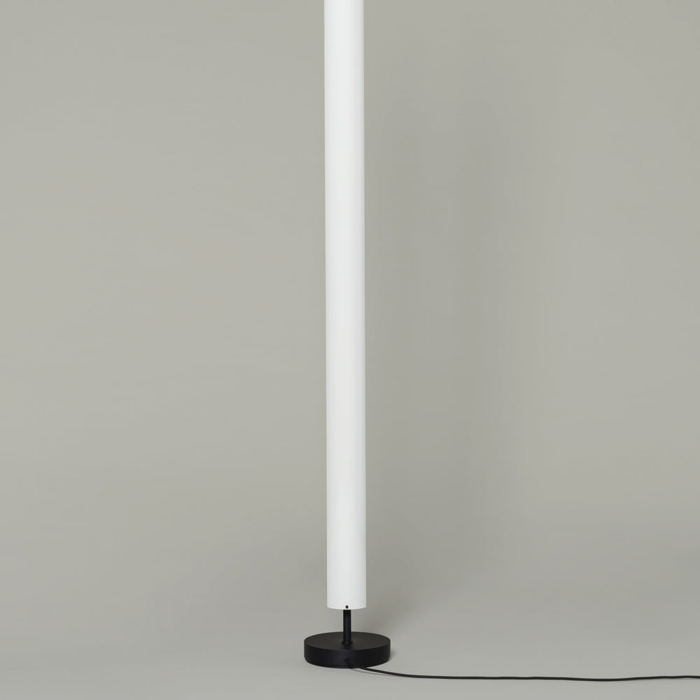 Lámina 165 LED Floor Lamp in Detail.