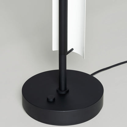 Lámina 165 LED Floor Lamp in Detail.