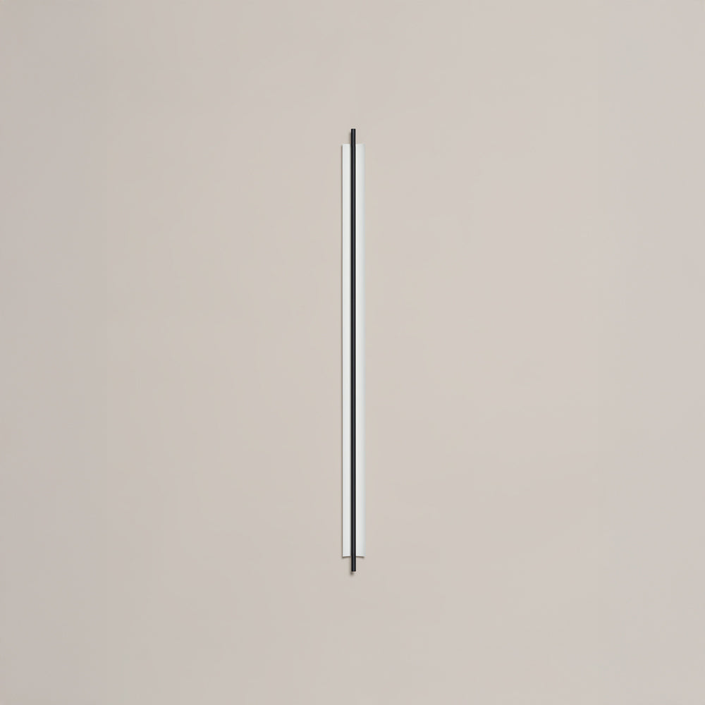 Lámina 165 LED Wall Light in Detail.
