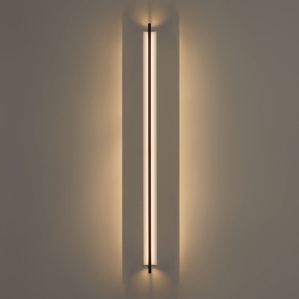Lámina 165 LED Wall Light in Detail.