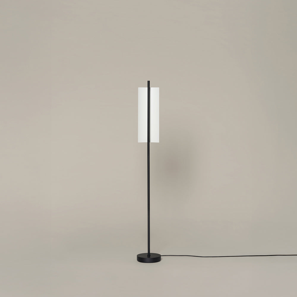 Lámina 45 LED Floor Lamp in Detail.