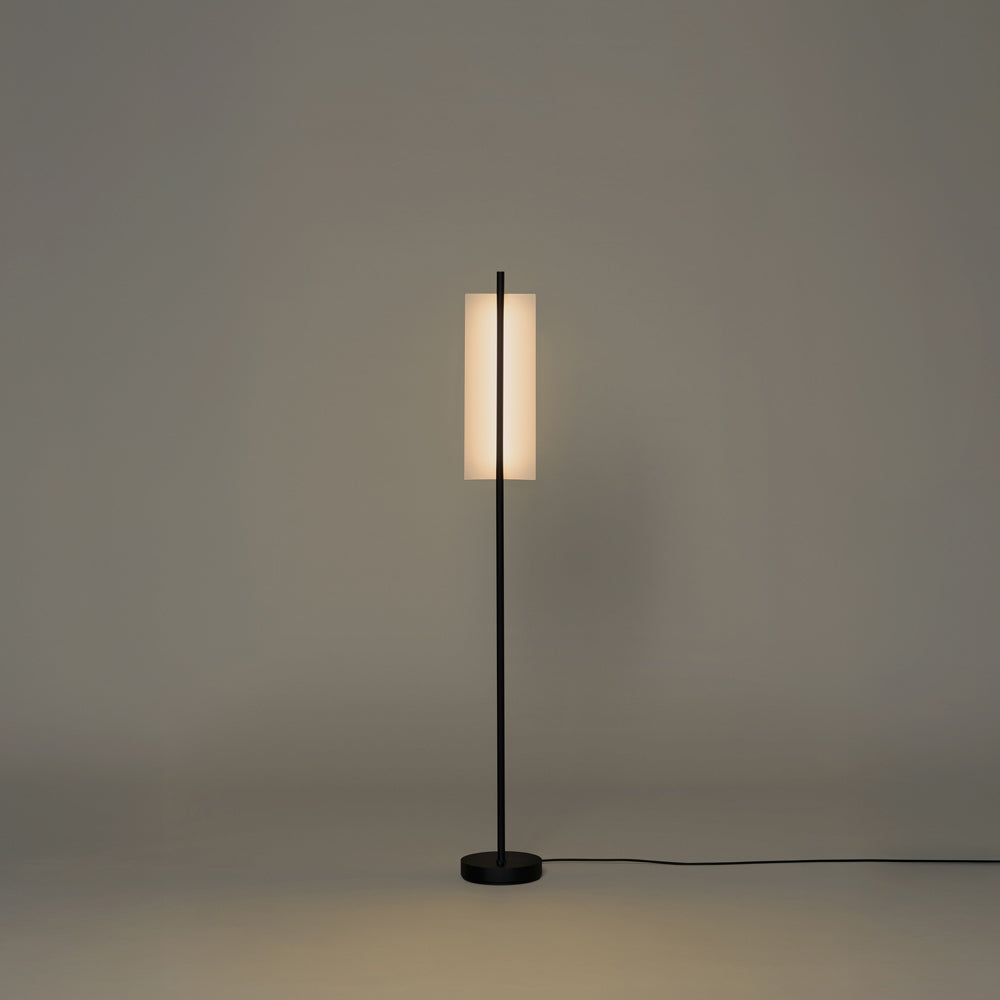 Lámina 45 LED Floor Lamp in Detail.