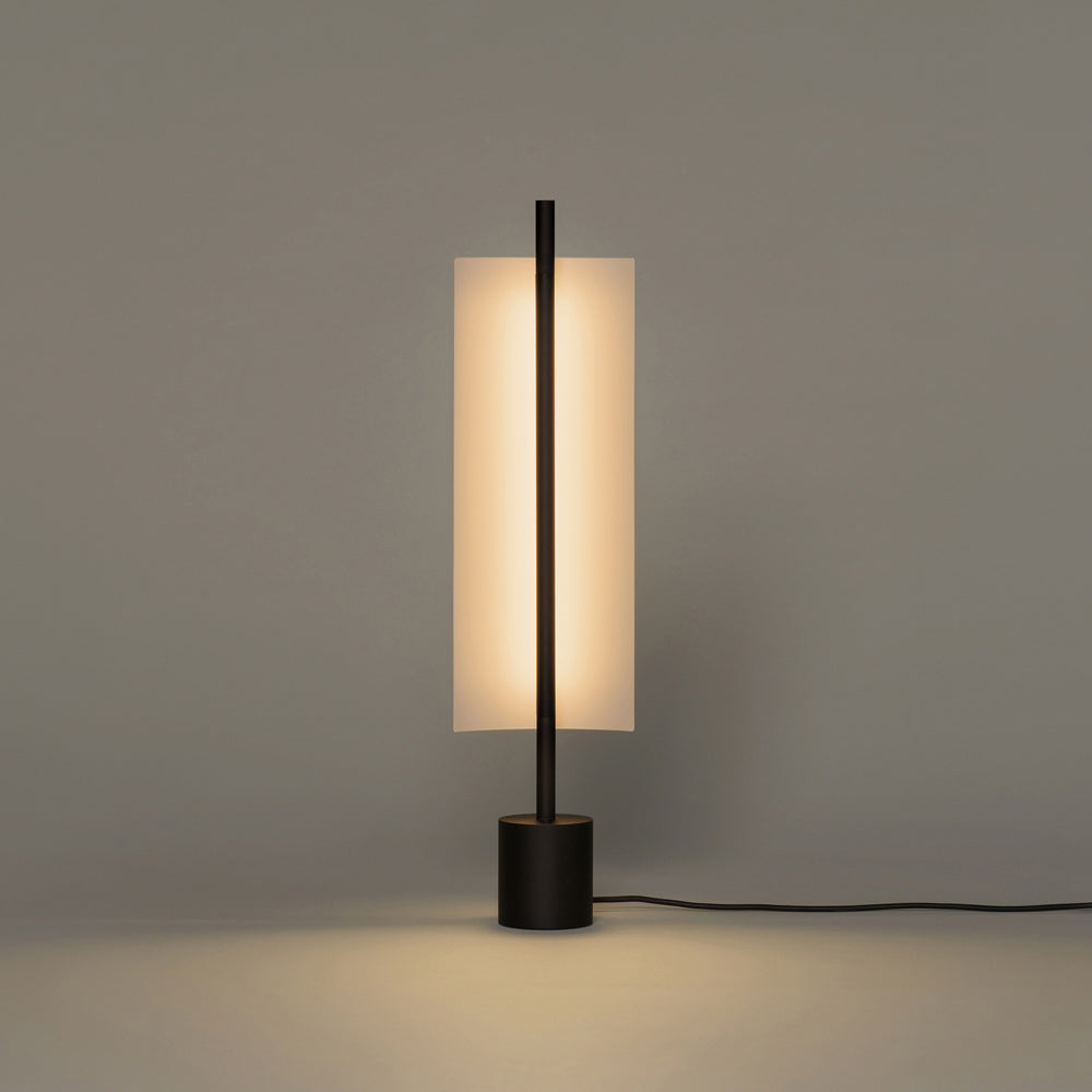 Lámina 45 LED Table Lamp in Detail.