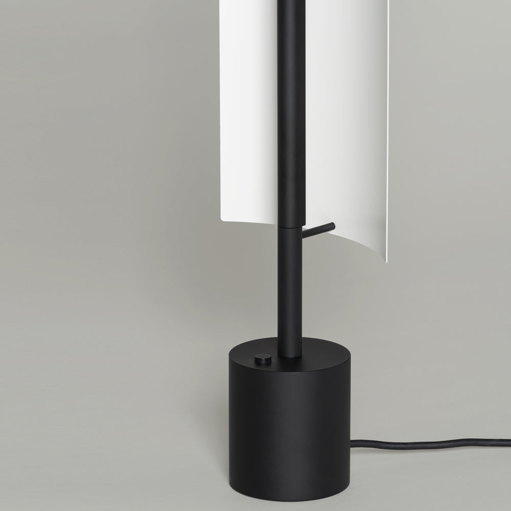 Lámina 45 LED Table Lamp in Detail.