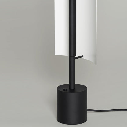 Lámina 45 LED Table Lamp in Detail.