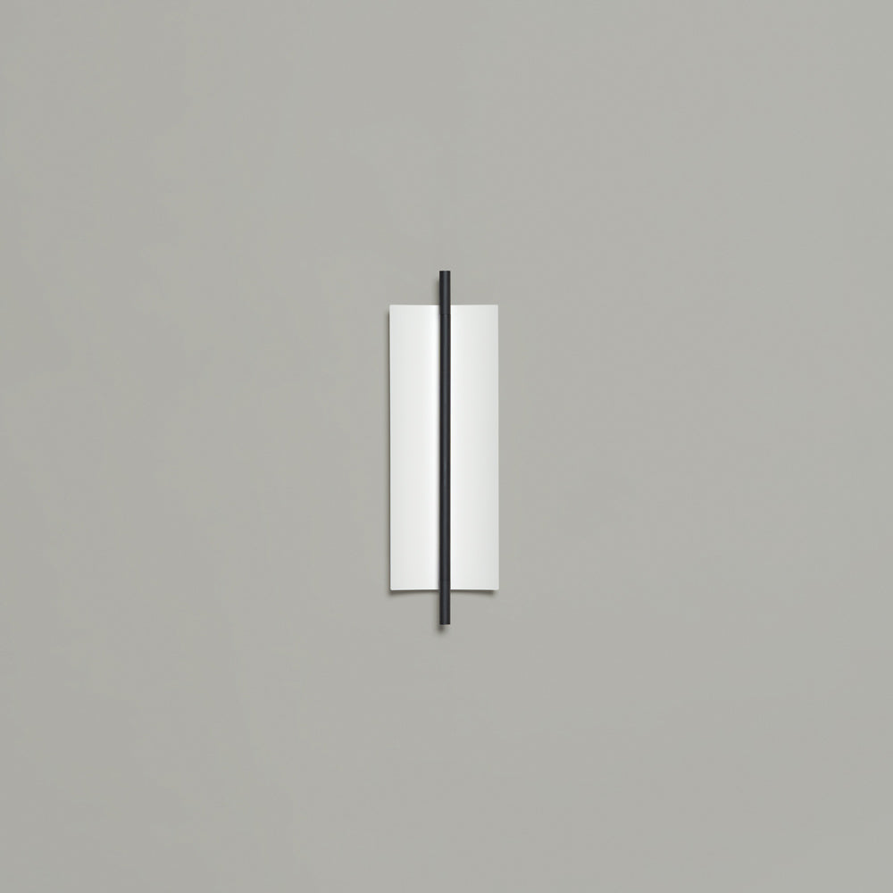 Lámina 45 LED Wall Light in Detail.