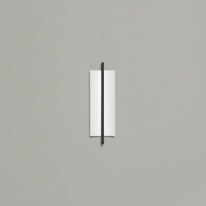 Lámina 45 LED Wall Light in Detail.