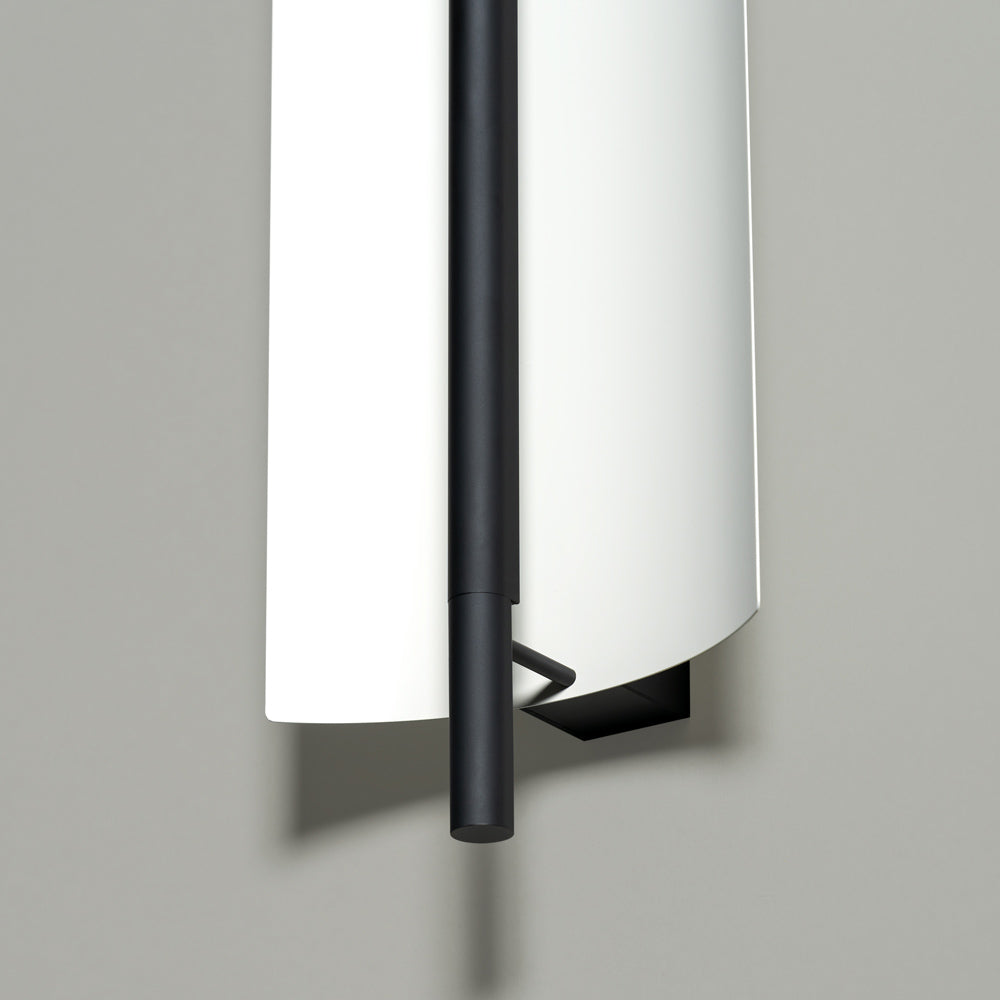 Lámina 45 LED Wall Light in Detail.