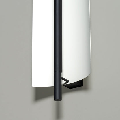 Lámina 45 LED Wall Light in Detail.