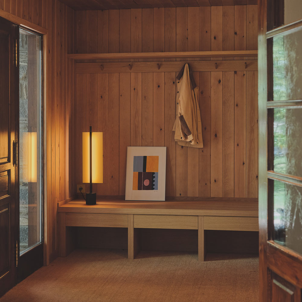 Lámina Dorada 45 LED Table Lamp in living room.