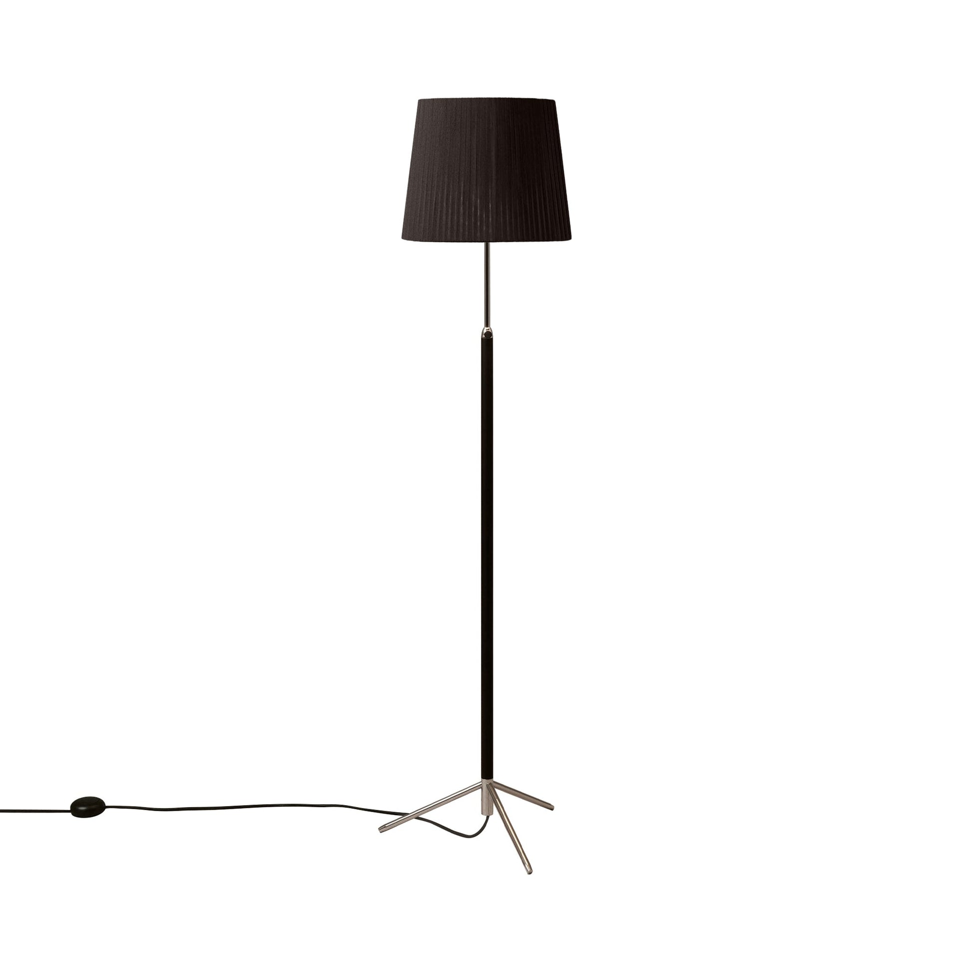 Pie de Salón Floor Lamp in Chrome-plated/Black (11-Inch).