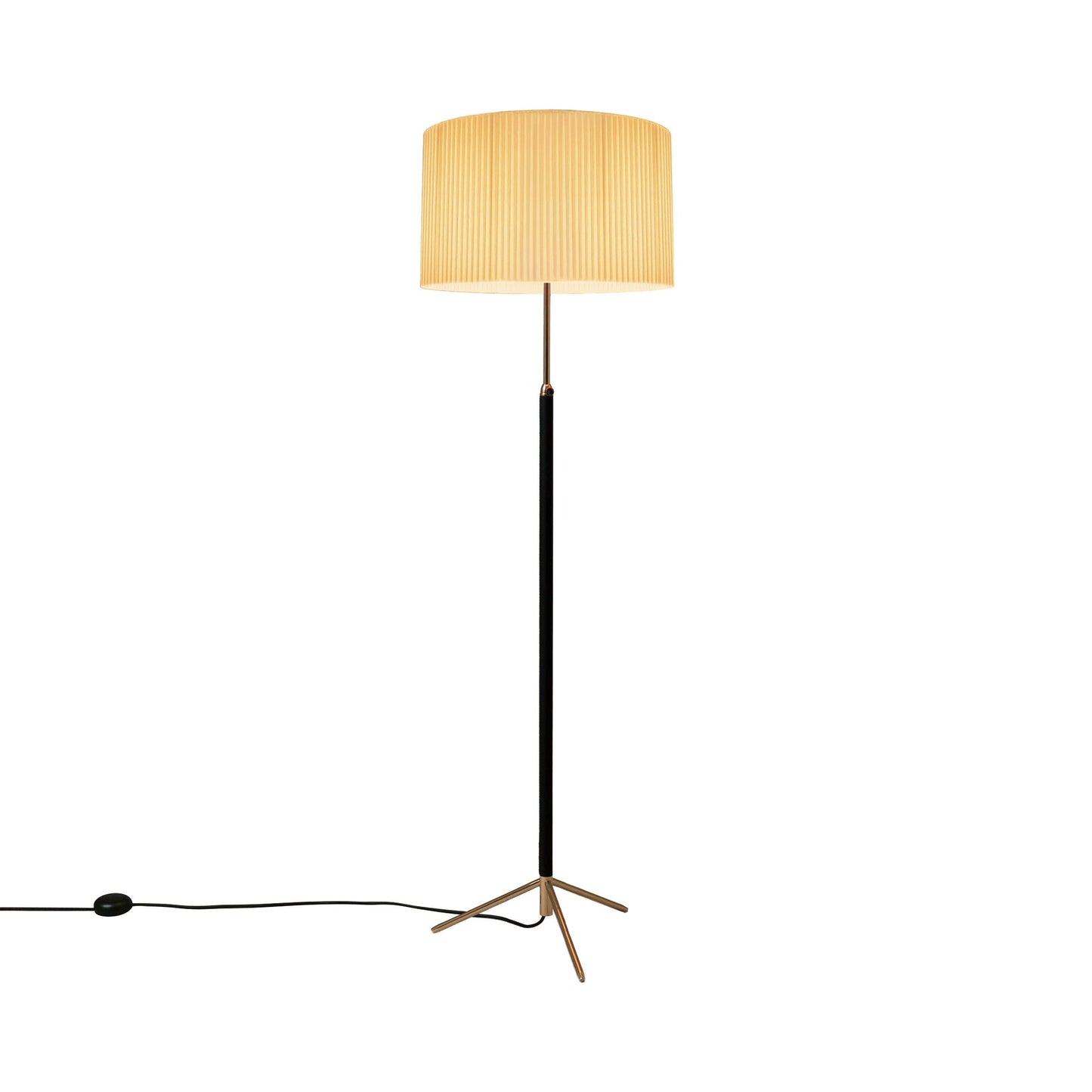 Pie de Salón Floor Lamp in Polished Brass/Natural (17.7-Inch).