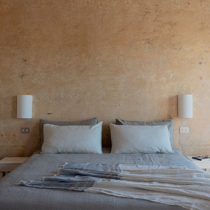 Singular Wall Light in bedroom.