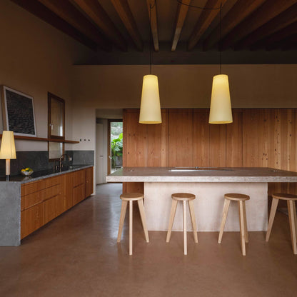 Sísísí Cónicas Largas Pendant Light in kitchen.