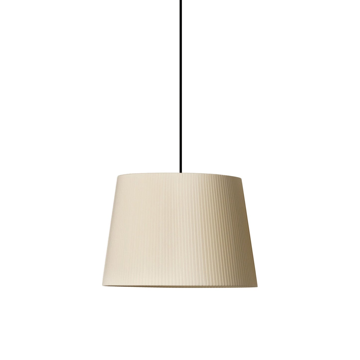 Sísísí Cónicas Pendant Light in Natural (Black).