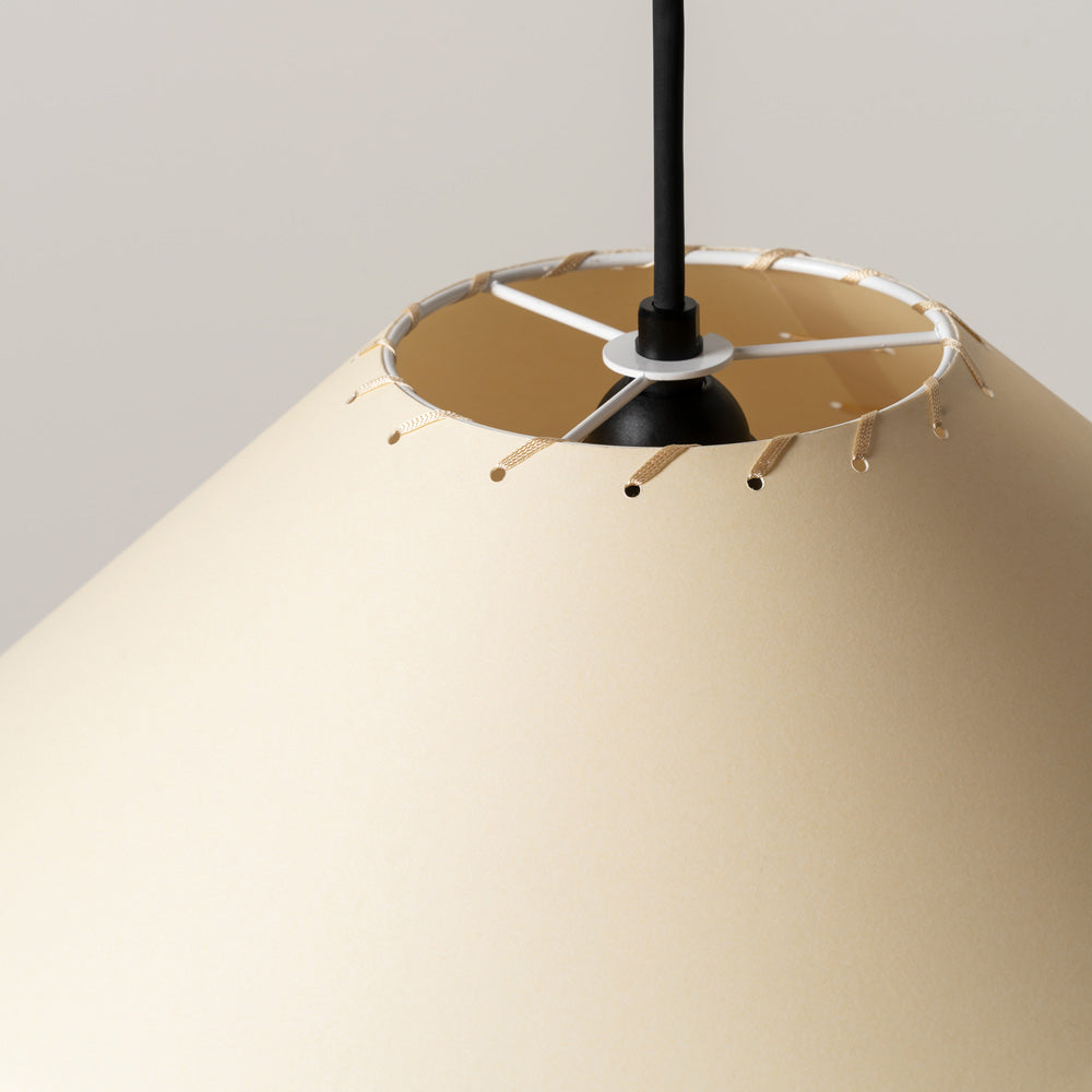 Sísísí Cónicas Planas Pendant Light in Detail.