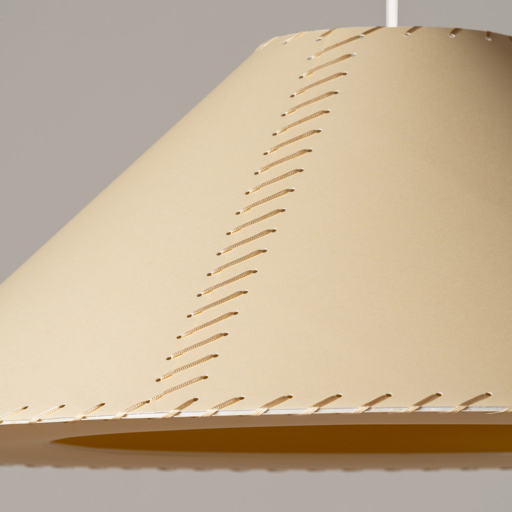 Sísísí Cónicas Planas Pendant Light in Detail.