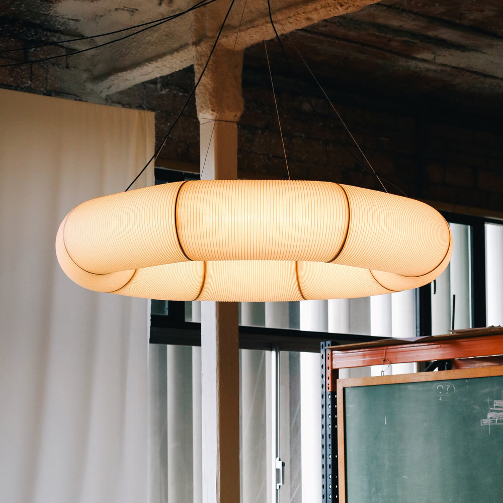 Tekiò Circular LED Pendant Light in Detail.