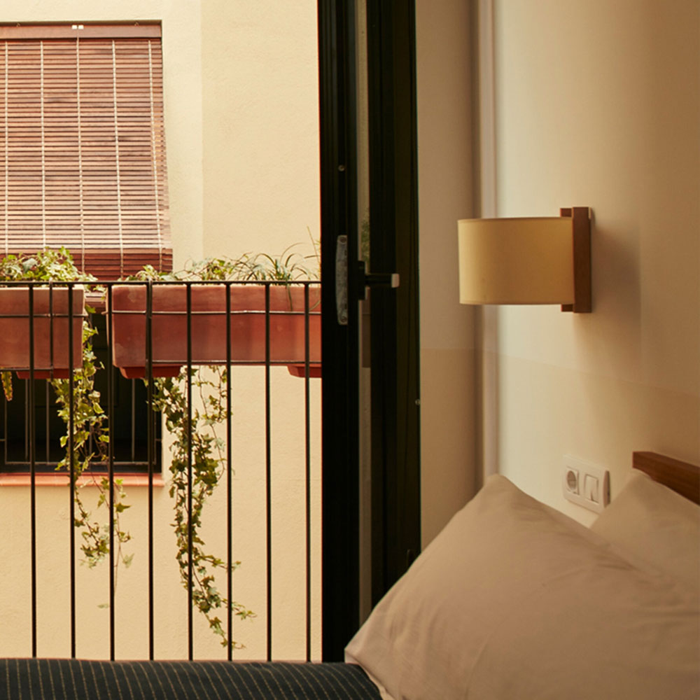 TMM Corto Wall Light in bedroom.