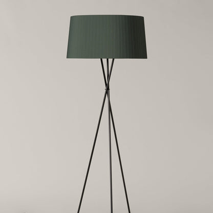 Trípode Floor Lamp in Detail.