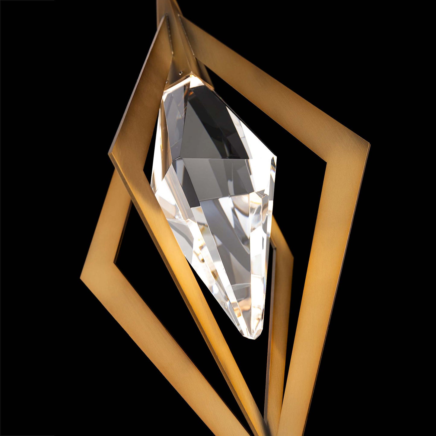 Amoureux LED Pendant Light in Detail.