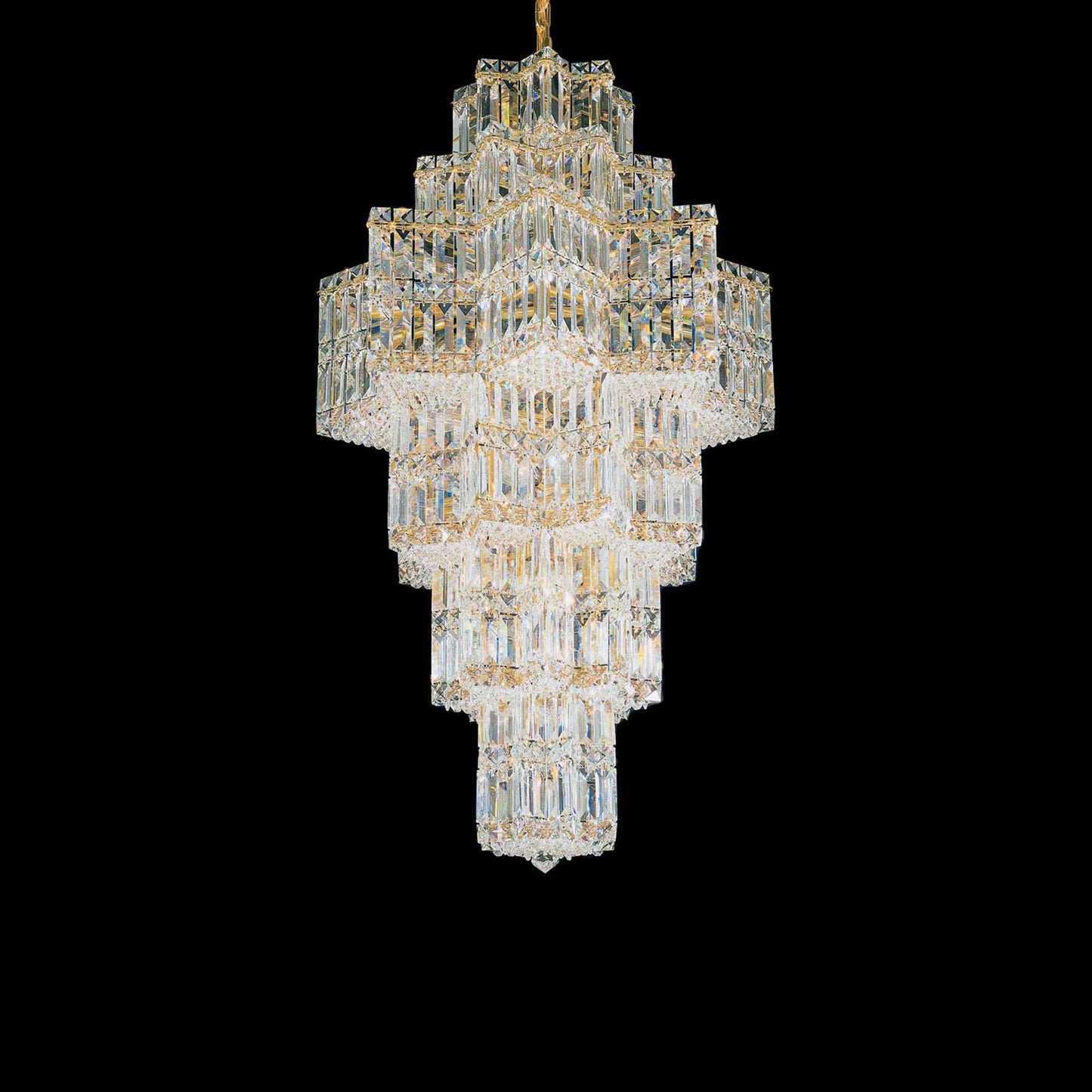Equinoxe Chandelier in Aurelia (35-Light).