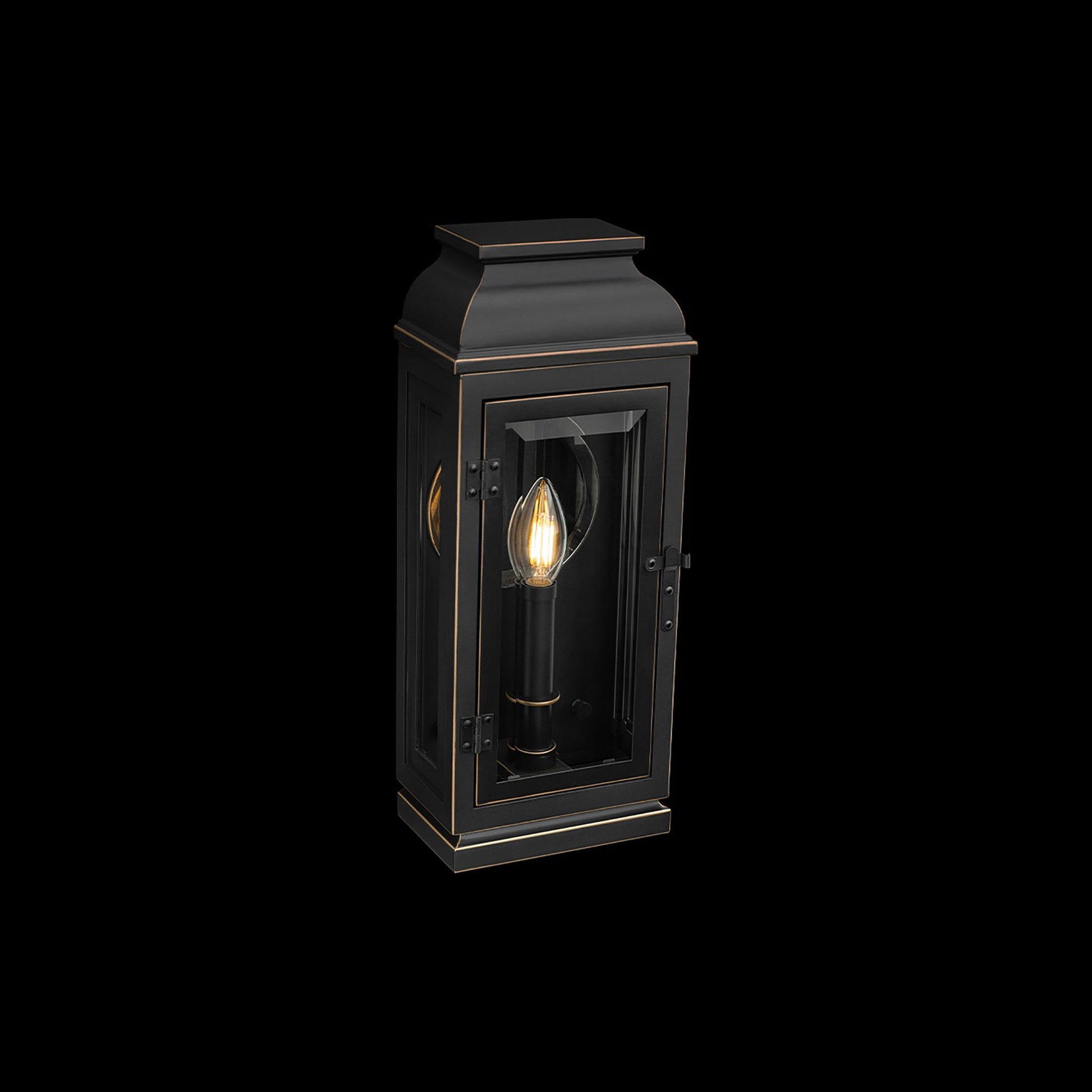 La Motte Outdoor Wall Light in Detail.