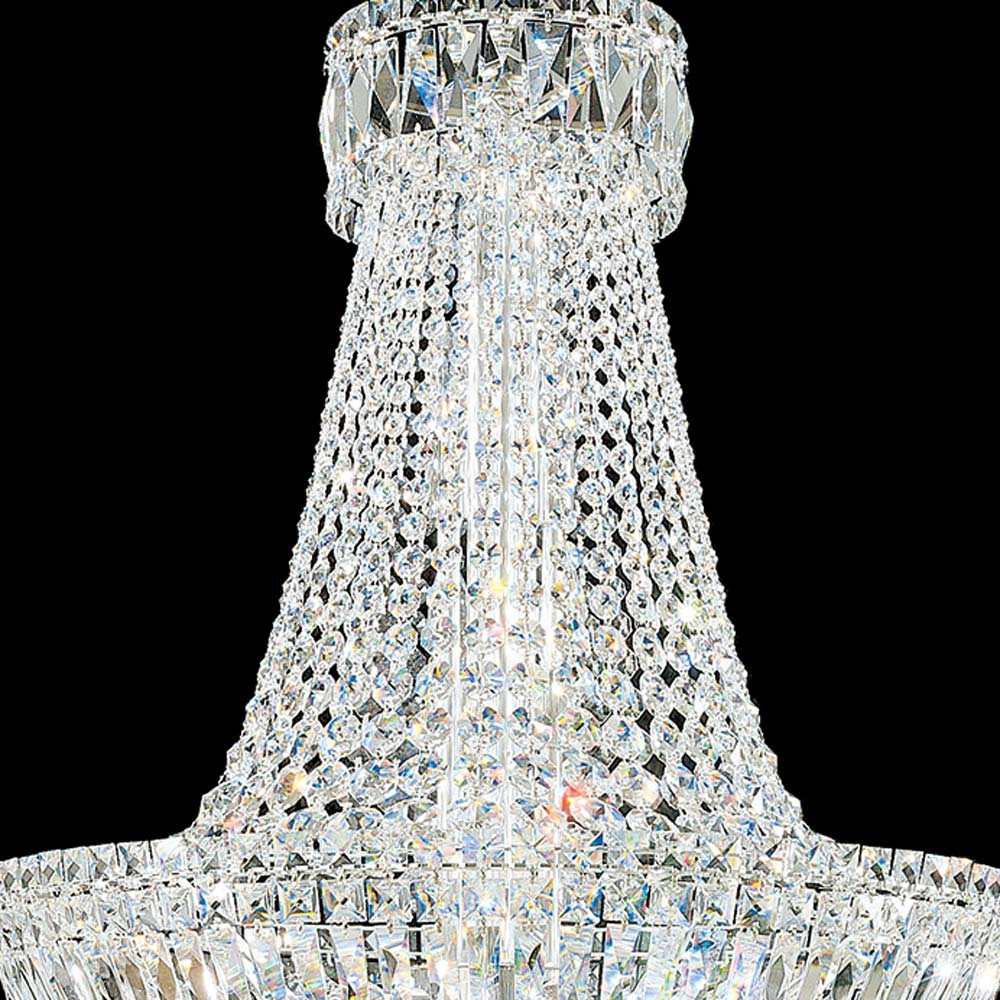 Petit Crystal Deluxe Pendant Light in Detail.