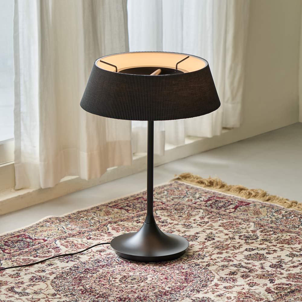 Halo LED Table Lamp in Detail.