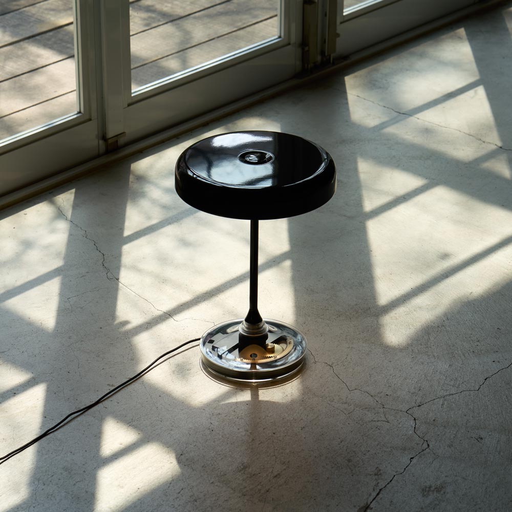 Mr. Dj LED Table Lamp in Detail.