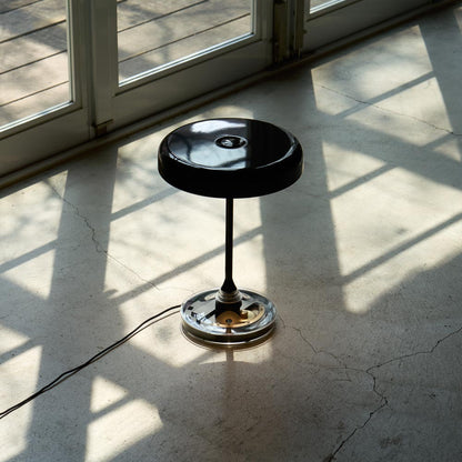 Mr. Dj LED Table Lamp in Detail.